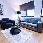 Trendy Apt In The Heart Of Mcr With Parking